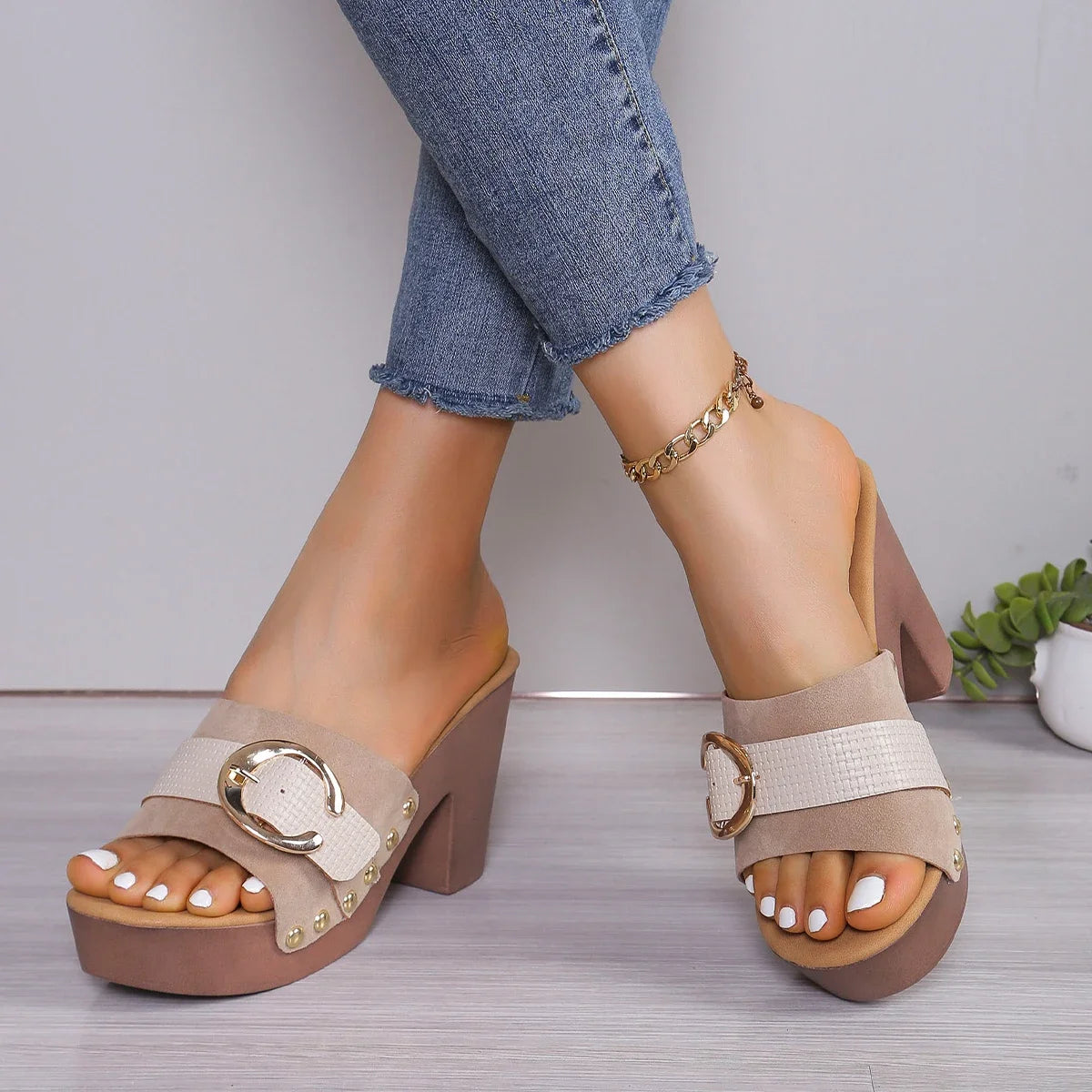 Women Sandals Summer Square High Heels Women Platform Sandals Rivet Pumps Peep Toe Female Elegant Ladies Shoes 